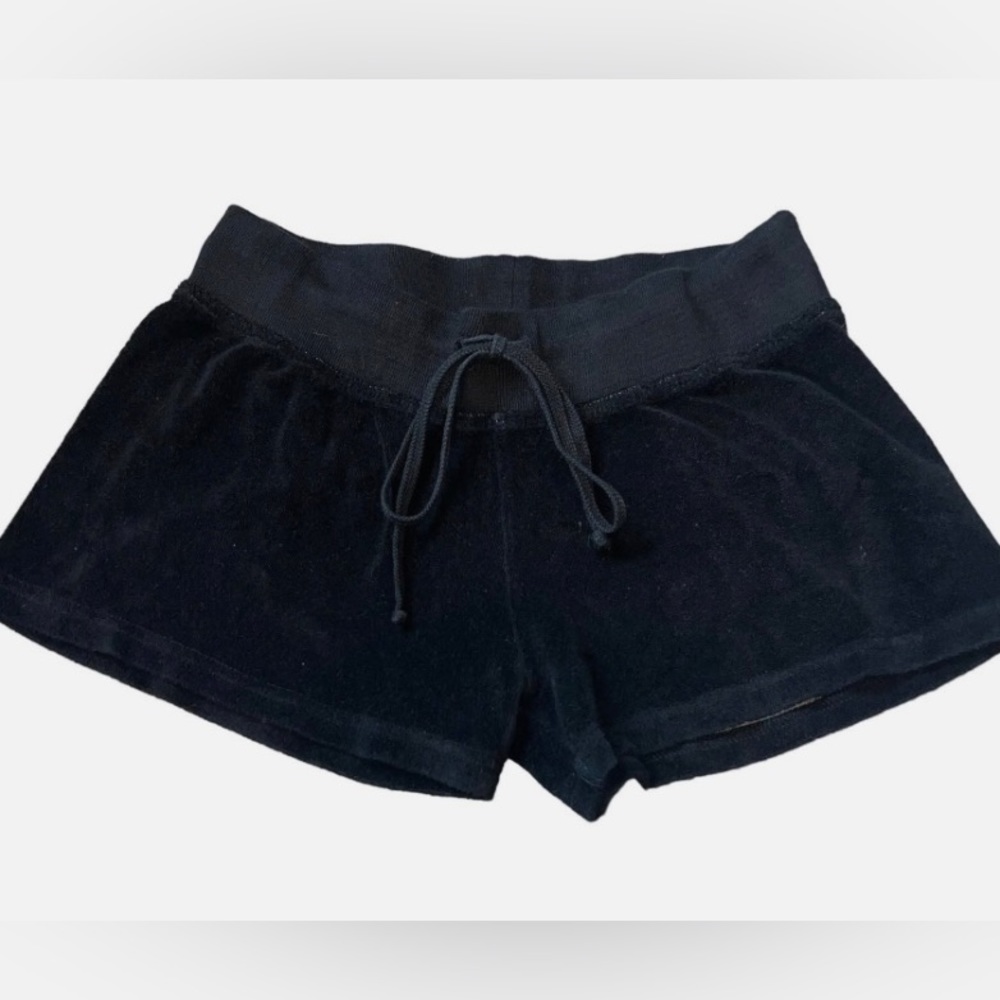 Hard tail  shorts black size youth/ kids Medium